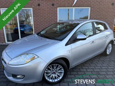 Fiat Bravo 1.4 T-Jet Corporate NIEUWE APK / RIJDT GOED / AIRCO / CRUISE / C