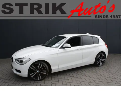 BMW 1-serie 116d High Executive 5-DEURS - AUTOMAAT -PDC - NAVIGATIE -LEER