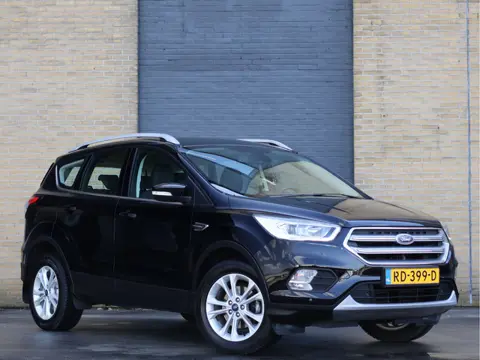 Ford Kuga 1.5 EcoBoost Titanium Trekhaak 1.800kg | CarPlay | Org. NL | Parkeerassistent