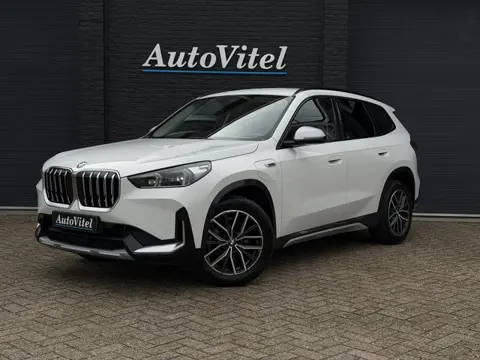 BMW X1 xDrive30e X-Line | Widescreen Facelift | Sportleder | Trekhaak | Camera | Comfort Access