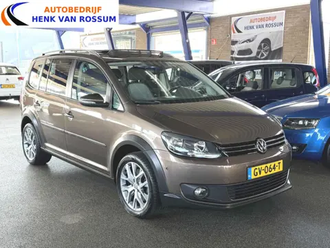 Volkswagen Touran 1.4 TSI CROSSTOURAN Pano | Trekhaak | PDC | Cruise.