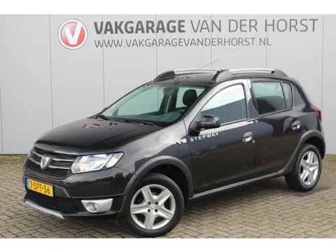 Dacia Sandero 0.9-90pk TCe Stepway Lauréate. Keurige goed onderhouden Dacia. Afkomstig van 1e eig. !
