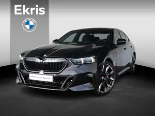 BMW 5 Serie 550e xDrive | M Sportpakket Pro | Innovation Pack | Individual Ruby Black | Bowers & Wil