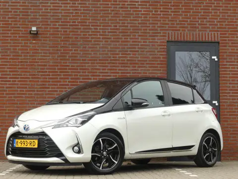 Toyota Yaris 1.5 Hybrid Bi-Tone (bj 2018, automaat)