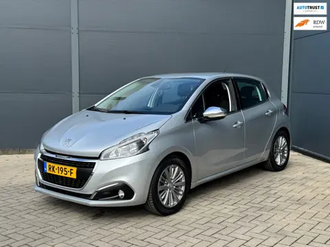 Peugeot 208 1.2 PureTech GT-line VOL AUTOMAAT , CAMERA, NAVI