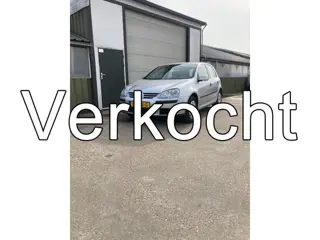 Volkswagen Golf 1.6 Trendline AUTOMAAT (bj 2004)
