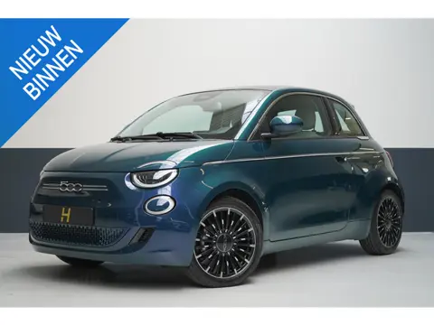 Fiat 500 La Prima 42 kWh | SoH 94,9% | Panoramadak | Leder | Navigatie | Carplay | Lm velgen | Blind