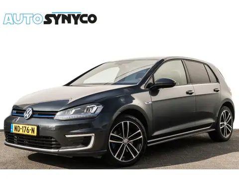 Volkswagen Golf 1.4 TSi GTE Connected Series | LED | 17 inch | Sportstoelen | Getint Glas