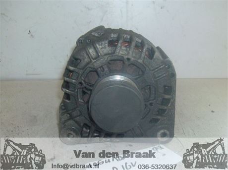Renault Laguna 1.8 16V 2001-2005 Dynamo met slippoelie