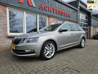Skoda Octavia Combi 1.0 TSI Greentech Style Business Trekhaak! Carplay! Navigatie! Airco/Clima! Crui