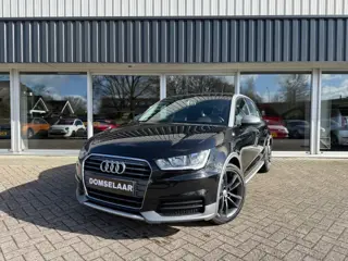 AUDI A1 SportBack 1.0 TFSI Adrenalin