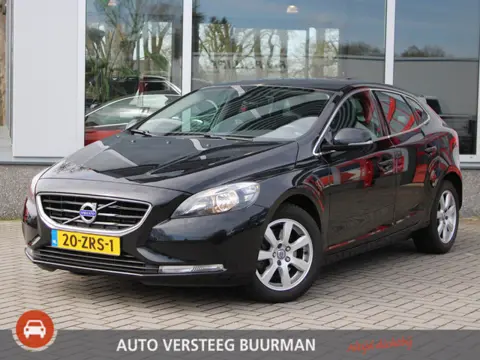 Volvo V40 1.6 T4 Momentum Afneembare Trekhaak, Cruise en Climate Control, Achteruitrijcamera, Blueto