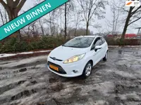 Ford Fiesta 1.4 Ghia LEUKE AUTO RIJDT EN SCHAKELT GOED
