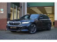 BMW 5-serie Touring 520i M-Sport Bowers&Wilkins|Driving Assistant Professional|Panodak|Standkachel|S