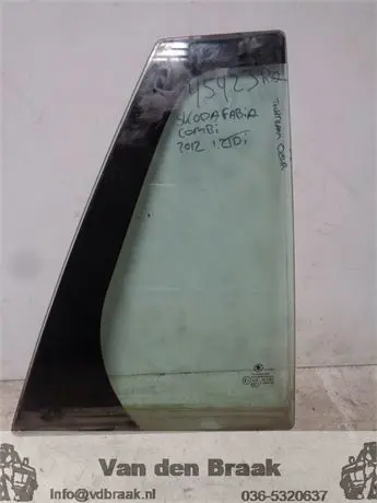 Skoda Fabia Combi 2008-2015 Scheerruit rechts achter