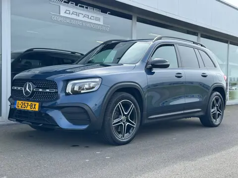 Mercedes-Benz GLB 200 AMG Night-pakket automaat , wegklapbare trekhaak , achteruitrijcamera , sound 
