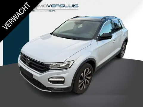 Volkswagen T-Roc 1.5 TSI Style Carplay Navigatie | Adaptieve Cruise | Trekhaak | 12 mnd BOVAG garant