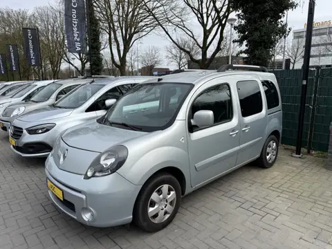 Renault Kangoo 1.6-16V Privilège Rolstoelauto Automaat - Knielsysteem + Lier - Bodemverlaging - Luch