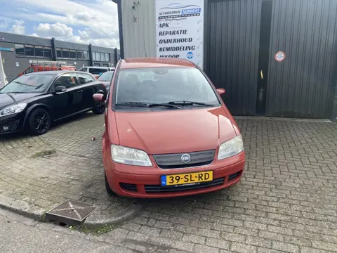 Fiat Idea 1.4-16V Dynamic (bj 2006)