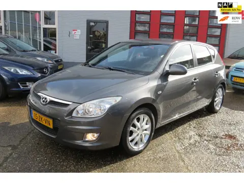 Hyundai I30 2.0i Style , AUTOMAAT , NIEUWE APK .