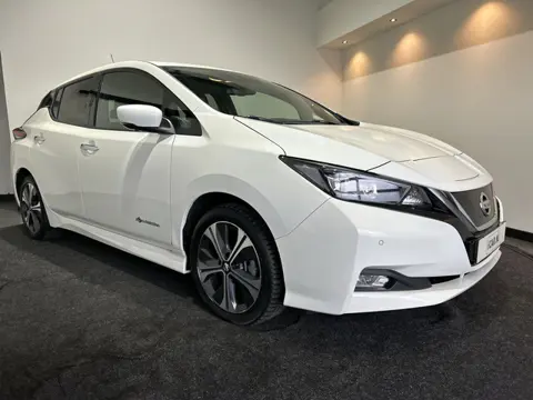 Nissan Leaf Tekna 40 kWh | Bose speakers | half leder interieur