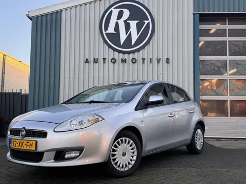 Fiat Bravo 1.4 Dynamic Airco / Cruise Lage km stand en zeer goed onderhouden!