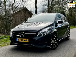 Mercedes-Benz B-klasse 180 Prestige | Leder + Navi + Cruise + Trekhaak Nu € 12.450,-!!!