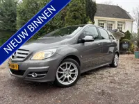 Mercedes-Benz B-Klasse 180 BlueEFFICIENCY / Airco / Half Leder / Trekhaak
