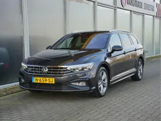 Volkswagen Passat Variant 1.5 TSI R-Line Business + | Achteruitrijcamera | Apple Carplay/Android Aut