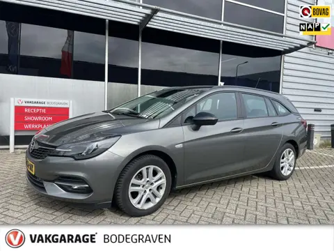 Opel Astra Sports Tourer 1.2 Edition / camera / navigatie / trekhaak