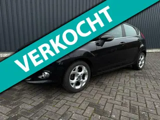 Ford Fiesta 1.4 Titanium ( NW APK + AIRCO +LM VELGEN )