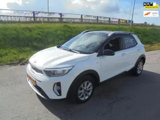 Kia Stonic Kia Stonic 1.0 GDI MHEV navigatie airco camera 57.000km eerste eigenaar