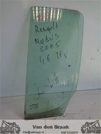 Renault Modus 2004-2013 Driehoekraam links achterportier