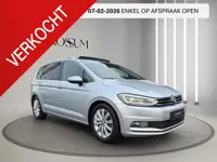 Volkswagen Touran 1.4 TSI Highline 7p | Panoramadak | Camera | Wegklaptrekhaak | Comfortstoelen en V