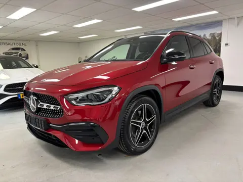 Mercedes-Benz GLA 250 e AMG Line Panorama Keyless Go Camera Led Sfeerverlichting