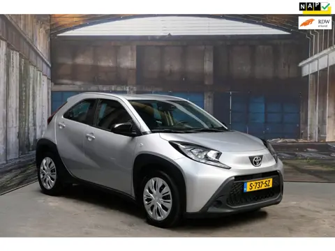 Toyota Aygo X 1.0 VVT-i MT Play - Nederlandse auto!