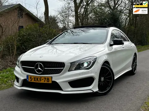 Mercedes-Benz CLA-klasse 200 AMG | Pano + Kuipstoelen + Cruise Nu € 14.975,-!!!