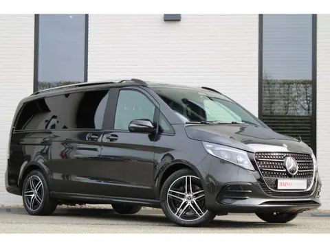 Mercedes-Benz V-Klasse 250d / DC / AMG / Panorama / 2x Elec Schuifd / 360 Cam / Burmester / Vol Opti