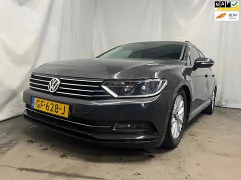 Volkswagen Passat Variant 1.6 TDI Comfortline SCHADEAUTO!!