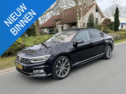 Volkswagen Passat 1.6 TDI 120PK DSG R-Line•Pano•Leder