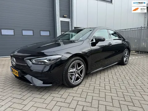 Mercedes-Benz CLA-klasse 180 AMG Line, Sfeerverlichting, MBUX, Stoelverwarming, LED, etc.