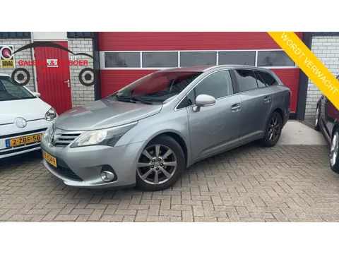 Toyota Avensis Wagon 2.0 D-4D Dynamic Business TREKHAAK / CAMERA / NAVI / CLIMA / BLUETOOTH / CRUISE