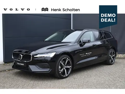 Volvo V60 2.0 B4 Essential Edition | Achterruitrijcamera | Adaptieve Cruise Control | BLIS | Lichte 