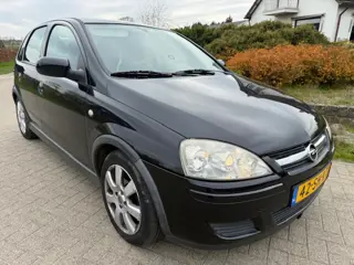 Opel Corsa 1.2-16V Silverline (bj 2006)