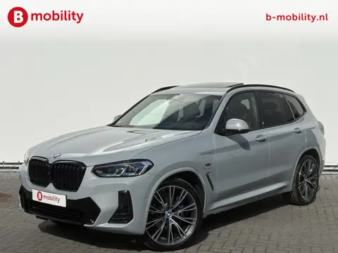 BMW X3 xDrive30e High Executive M-Sport Trekhaak 2000kg Laser | Panoramadak | Elek. Stoelen | Hifi |