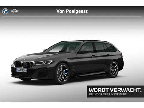 BMW 5 Serie Touring 540i xDrive M-Sport / Trekhaak Electrisch / Glazen dak / Lederen Dashboard / Dri