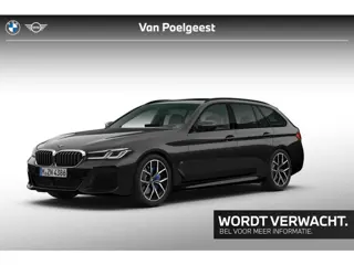 BMW 5 Serie Touring 540i xDrive M-Sport / Trekhaak Electrisch / Glazen dak / Lederen Dashboard / Dri