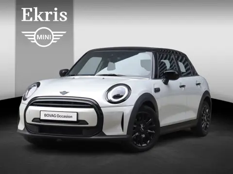Mini 5-deurs Cooper | Classic + Sportstoelen + Climate Control + Apple Carplay + Parkeersensoren + D