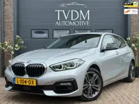 BMW 1-serie 120i High Executive|NAVI|1/2 LEDER|CAMERA|SFEERVERLICHTING