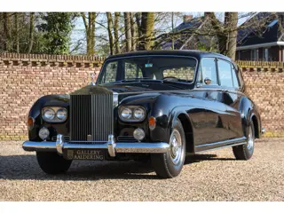 Rolls-Royce Phantom V by James Young "The 1962 Paris Salon-Porte de Versailles" The condition is uni
